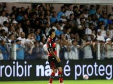 Image: Neymar's Penalty Goals Secure Draw for Santos Against Flamengo