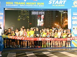 Image: Nha Trang Hosts Night Run to Promote Love for the Sea