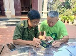 Image: Police Assist Residents in Integrating Pension Accounts