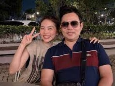 Image: Quang Le Gifts 200 Million VND to Phuong My Chi