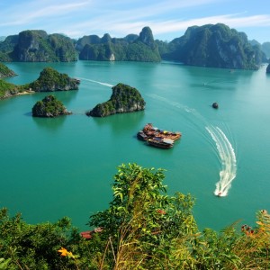 Image: Ecstatic before the "masterpiece" of the New World Natural Heritage: Ha Long Bay - Cat Ba archipelago