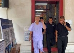 Image: Ayutthaya Abbot Arrested in Embezzlement and Sex Scandal
