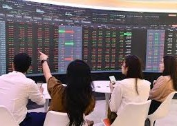 Image: Bank Stocks Attract Attention from Proprietary Trading Firms