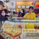 Image: Increased Demand at Mi Hong Gold Shop Amid Market Turmoil