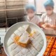 Image: Inside the Controversy of the Four-Egg Mooncake Factory