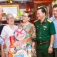 Image: 113-Year-Old Heroic Mother Receives 700 Million VND from Vingroup
