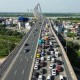 Image: Major Traffic Jam Caused by Accidents on Nhat Tan Bridge
