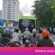 Image: Students Opt for Ride-Hailing as Buses Overflow