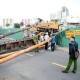 Image: Heavy Steel Block Falls in Ho Chi Minh City, Disrupting Traffic