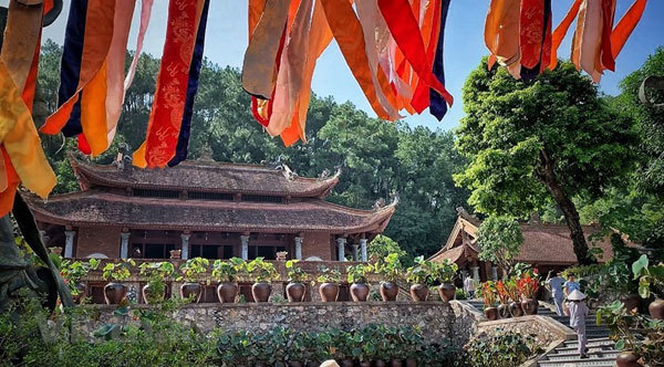 Get lost in the fairyland in Dia Tang Phi Lai Pagoda