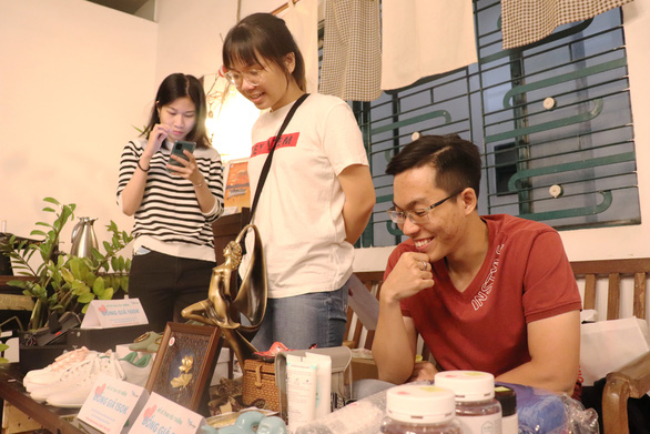 Ho Chi Minh City youth raise fund for underprivileged children by selling used items