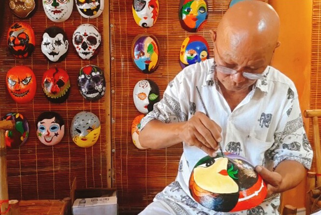 Unique story of an artist spending his life to paint masks of time