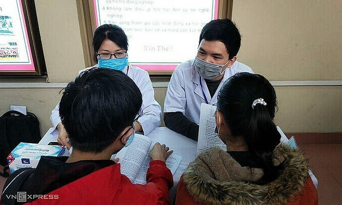Vietnam COVID 19 Updates Jan 22 2 imported cases 10 students volunteer for vaccine trial
