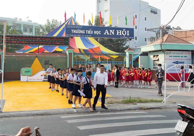 School zone traffic safety project inaugurated in HCMC