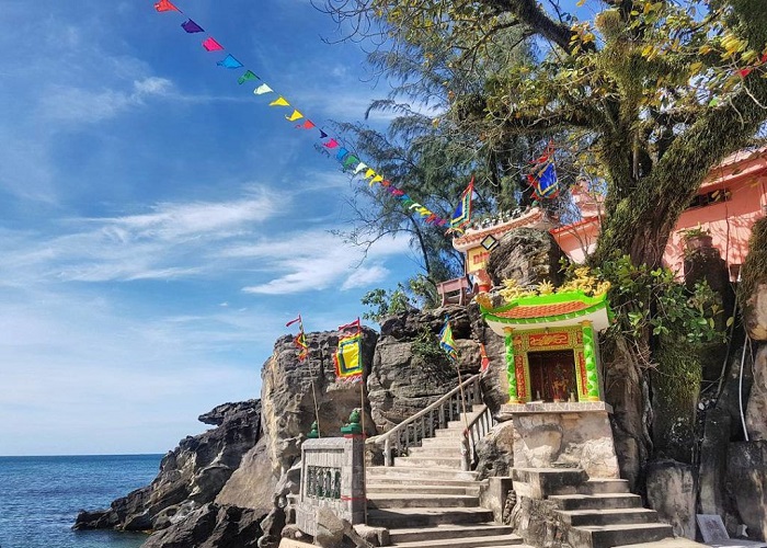 Spiritual tourist destinations in Phu Quoc are beautiful and tranquil