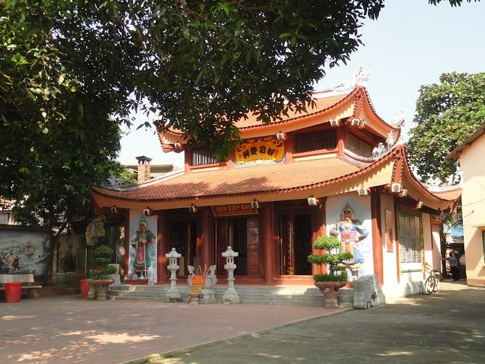 Spring tour at the beginning of the year at Ha Tuyen Quang temple