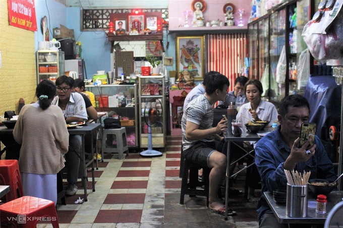 The Chinese restaurant attracts customers because of its strange name