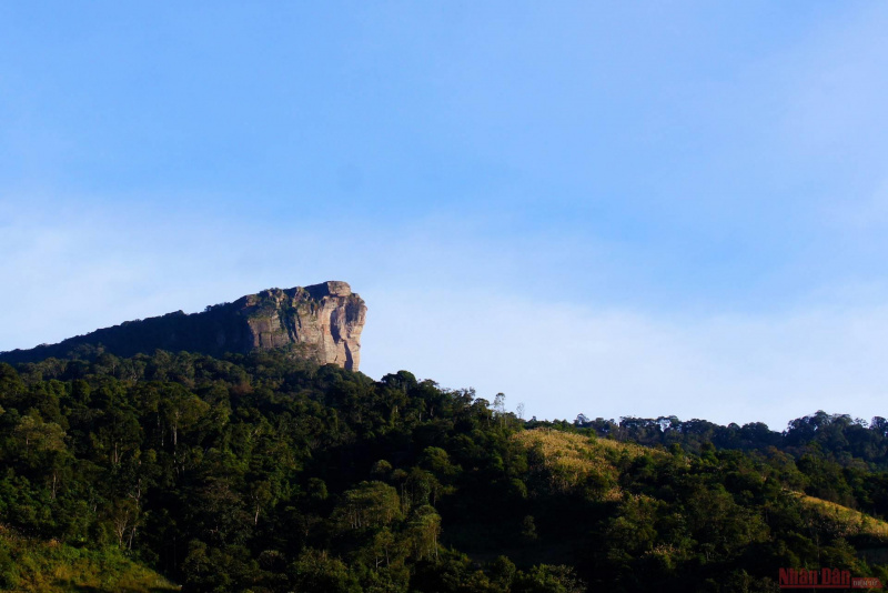Conquering Mount Pha Luong in season of golden maple leaves