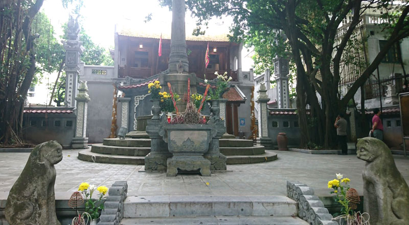 Nam Huong communal house