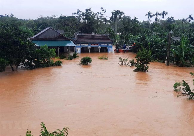 U.S. veterans raise funds for flood victims in central Vietnam