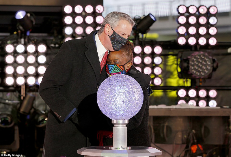 US’s Times Square celebrates 2021 beginning with emptiness