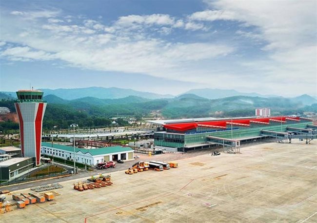 Van Don airport suspends operations to fight Covid-19