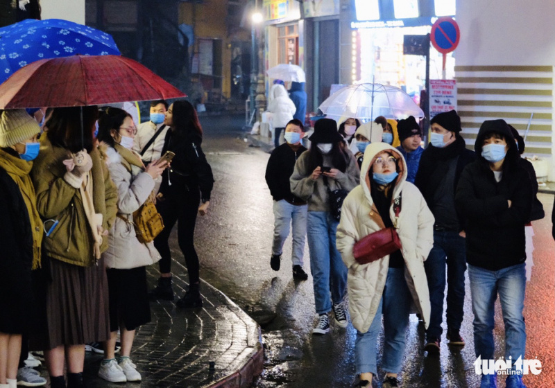 Vietnam’s Sa Pa runs out of room as visitors flock to see frost
