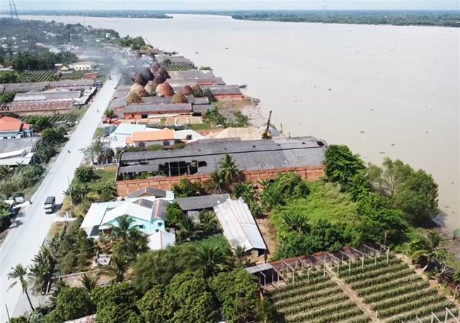 Vinh Long’s ancient brick-making village