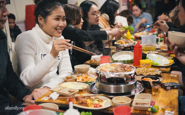 Winter comes, the wind comes, Hanoi has a thick smell of garlic butter from the barbeque: Have you gone to eat yet?