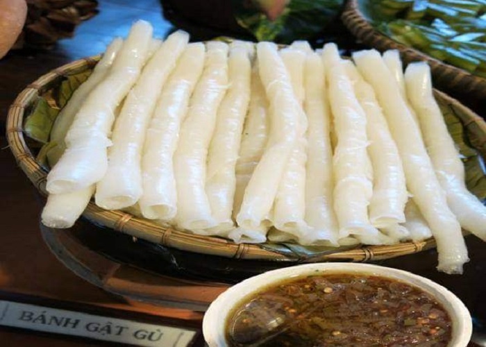Enjoy the delicious Quang Ninh nodding cake to delight visitors near and far