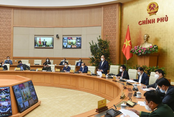 PM requests to practice social distancing in residential areas in HCMC, Hanoi