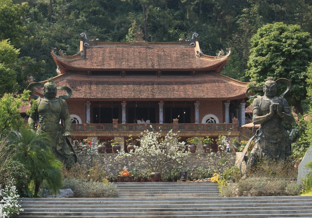 Lost in a fairy tale place in a thousand-year-old temple in Ha Nam