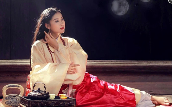 Actress wins award at 2021 Paris International Film Festival
