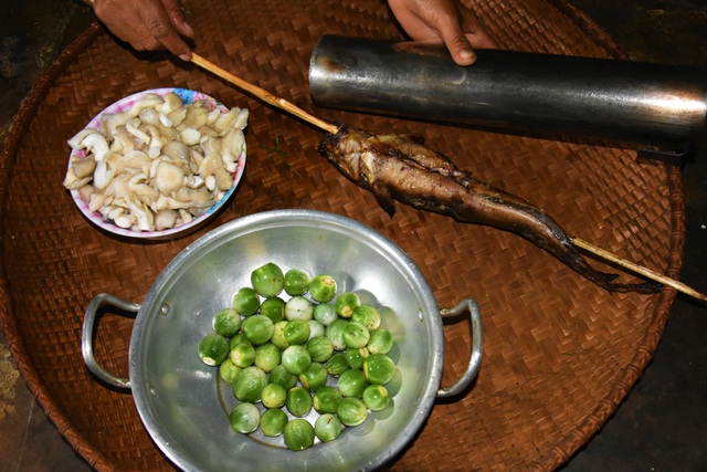 Soup, bitter tomato – a strange but delicious dish is famous in the Central Highlands