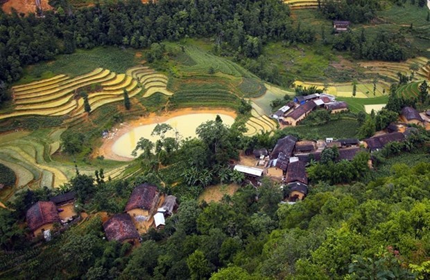 Getting lost in Lo Lo Chai Village