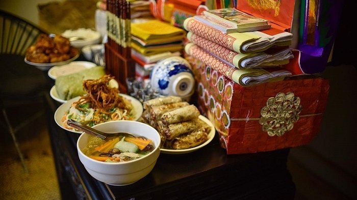 Traditional Tet food offerings to ancestors