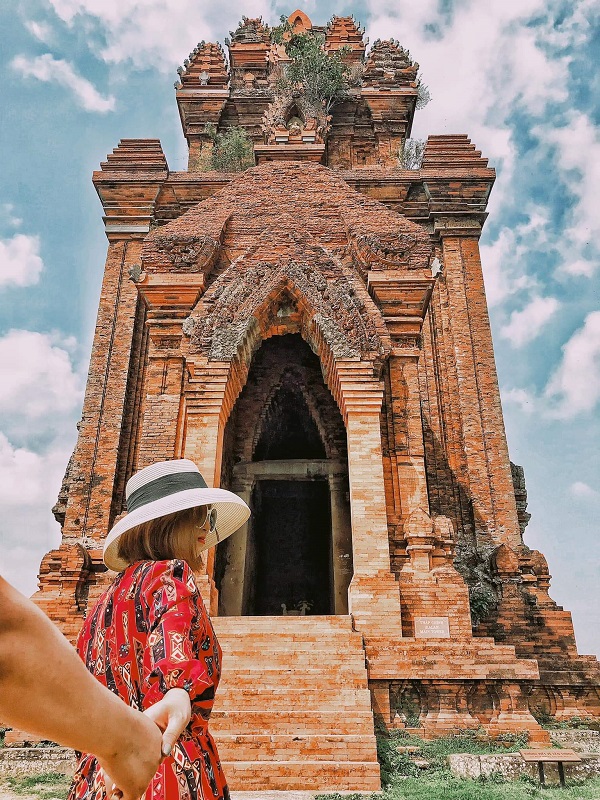 Check-in the most beautiful ancient Champa monuments in Central Vietnam