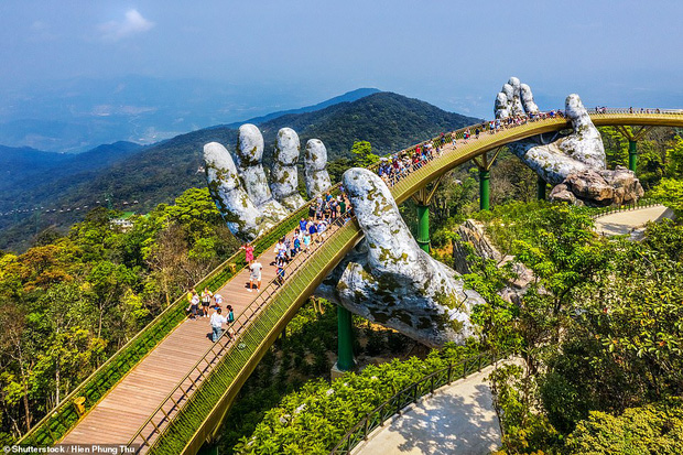 Da Nang Golden Bridge was voted by the British newspaper as a new wonder of the world, being first on the list