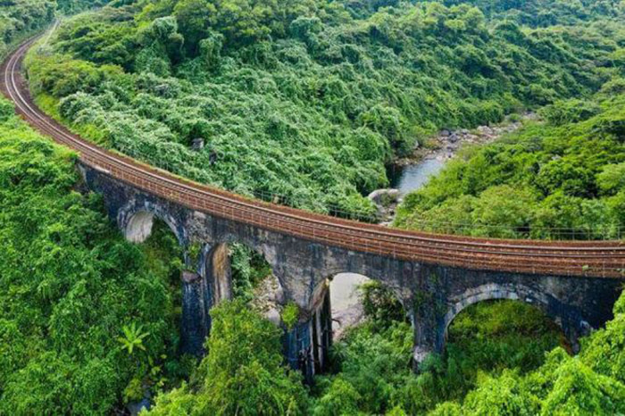 Explore Hai Van Bac Railway Station, Vom Don Ca Bridge