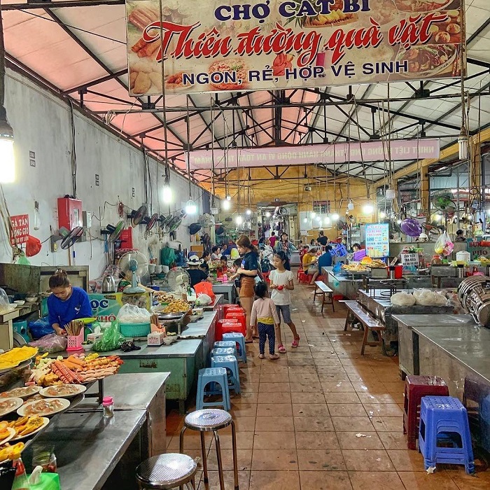 Filled with cheap Hai Phong food markets, delicious food