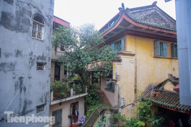 The charming beauty of King Bao Dai s hundred year old mansion in Ha Noi