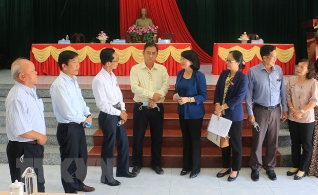 Vice President meets voters in Vinh Long