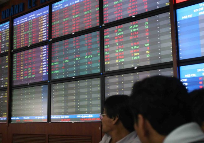 System error drags VN-Index down