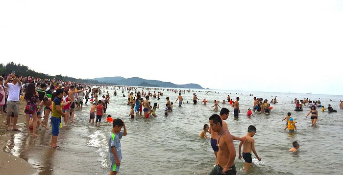 Travel experience Cua Lo Nghe An self-sufficient 2021 attracts tourists by the enchanting beach