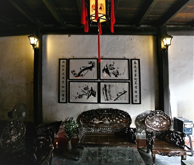 A visit to Phung Hung ancient house