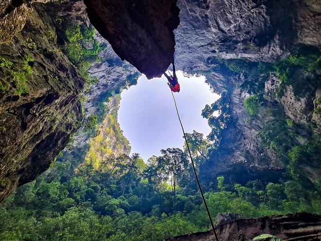3 days 2 nights exploring Pygmy caves in Quang Binh