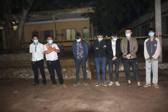 Binh Phuoc discovers five foreigners entering illegally