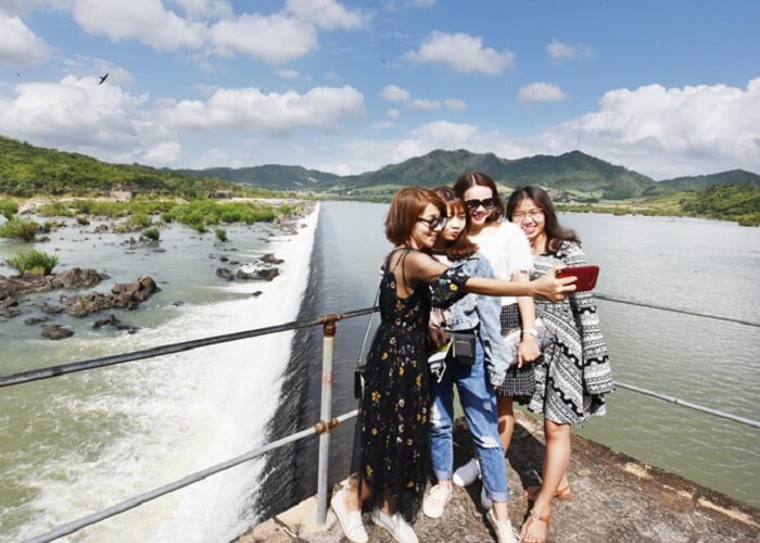 Check-in Phu Yen Dong Cam Dam to discover the treasure of Phu Yen