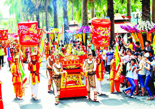 Cultural activities celebrate Hùng Kings