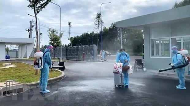 HCMC contact tracers search for people linked to illegal immigrants